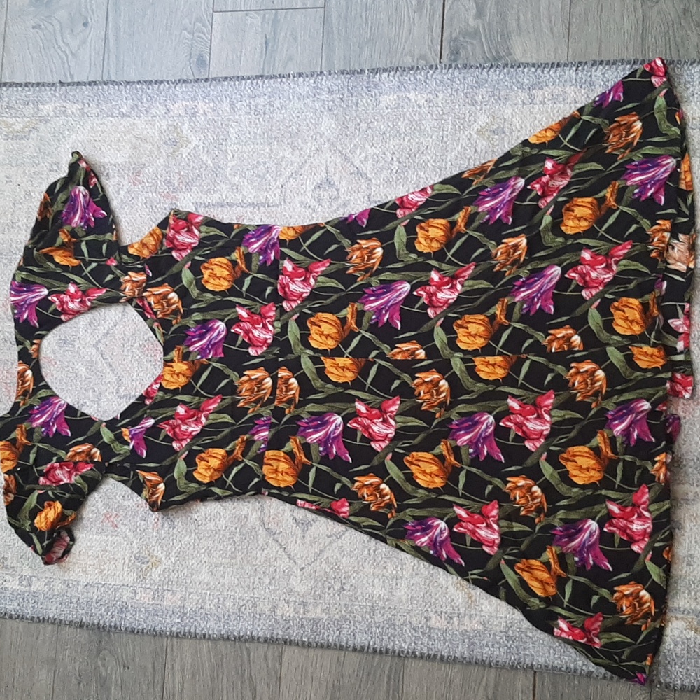 Topshop tulip 🌷 print cut out dress size 6 in ladies - Picture 12 of 13
